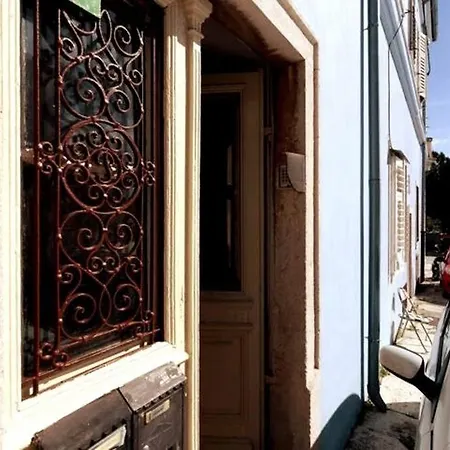 Apartment Central - Charming Historic Gem - Modern Comforts Pula