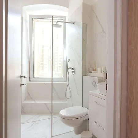 Central - Charming Historic Gem - Modern Comforts * Pula