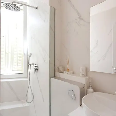 Central - Charming Historic Gem - Modern Comforts * Pula